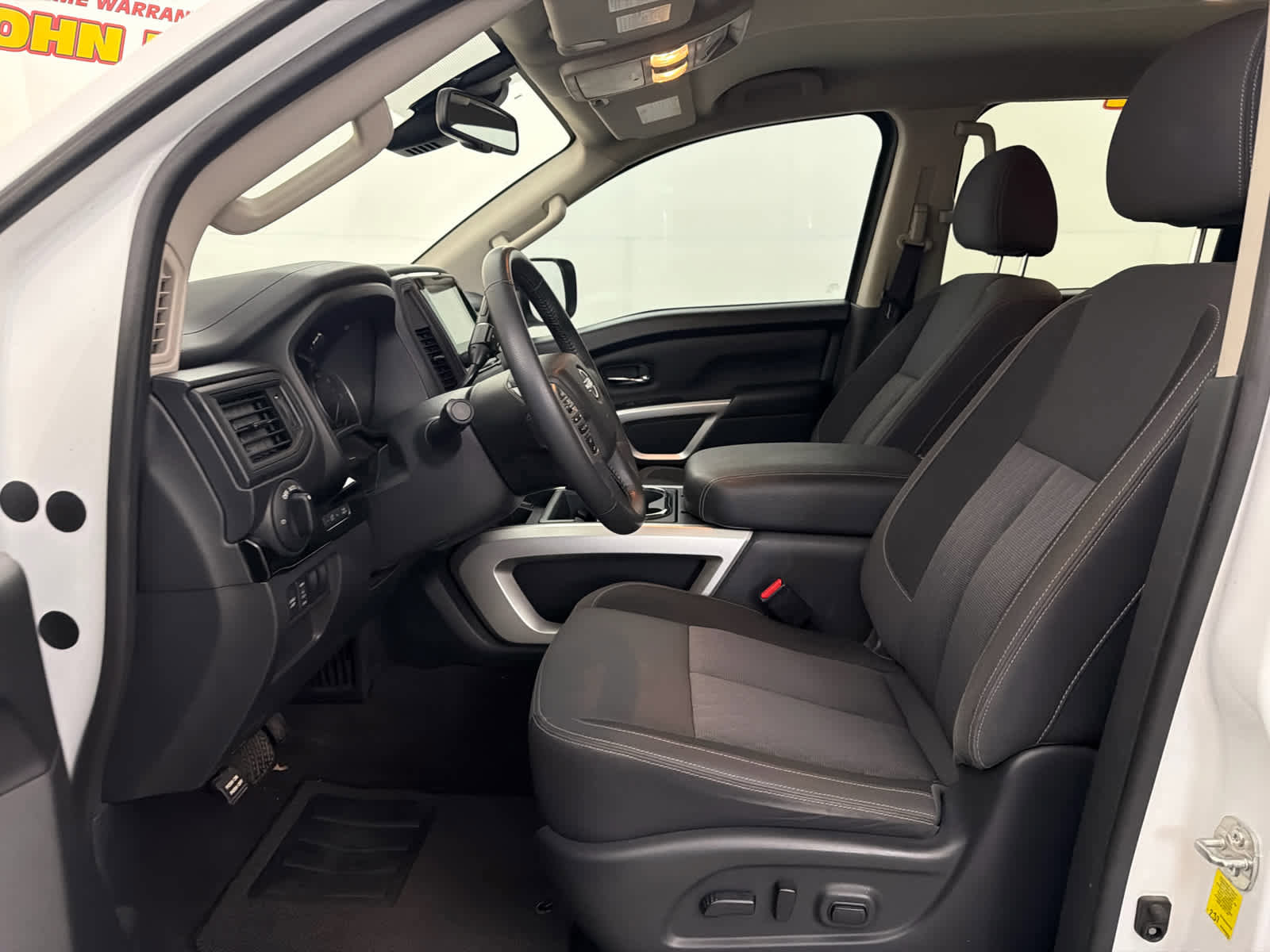 Used 2023 Nissan Titan SV w/ SV Convenience Package image 14