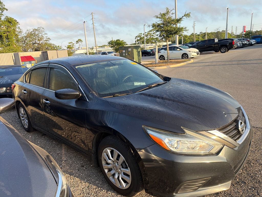 Used 2016 Nissan Altima 2.5 S w/ Power Driver Seat Package FWD image 4