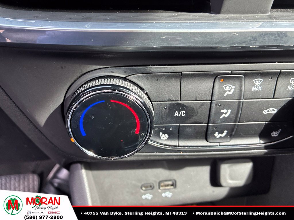 Used 2024 Buick Encore GX Preferred w/ Comfort Package FWD image 11