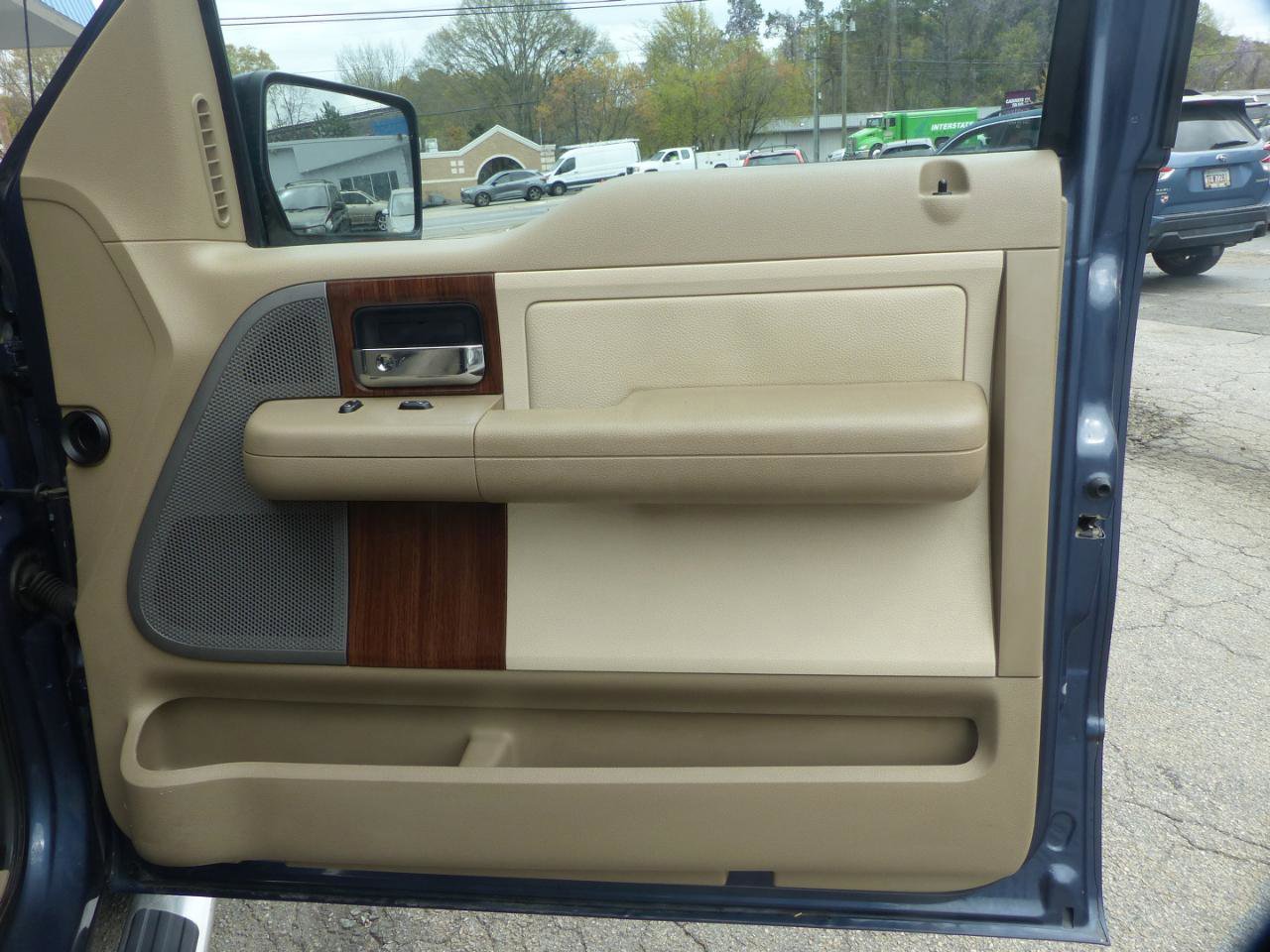 Used 2004 Ford F150 Lariat image 11
