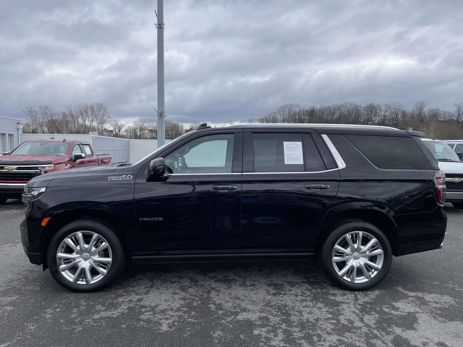 Used 2024 Chevrolet Tahoe High Country w/ Premium Package AWD/4WD image 6