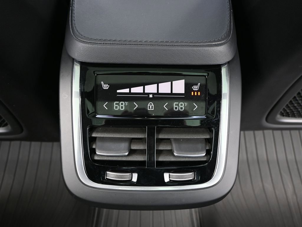 Used 2024 Volvo XC90 B5 Plus image 44