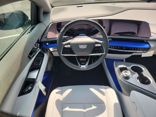 New 2027 Cadillac Optiq Luxury w/ LPO, Floor Liner Package AWD/4WD image 9