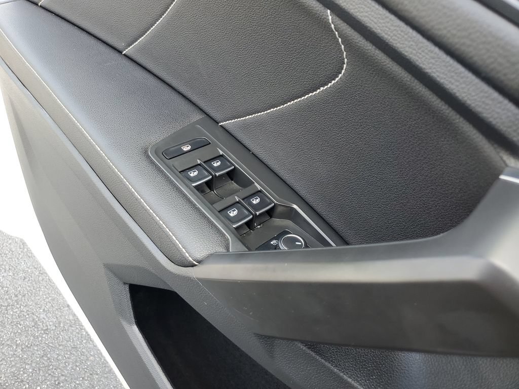 Used 2022 Volkswagen Tiguan SE R-Line AWD/4WD image 30