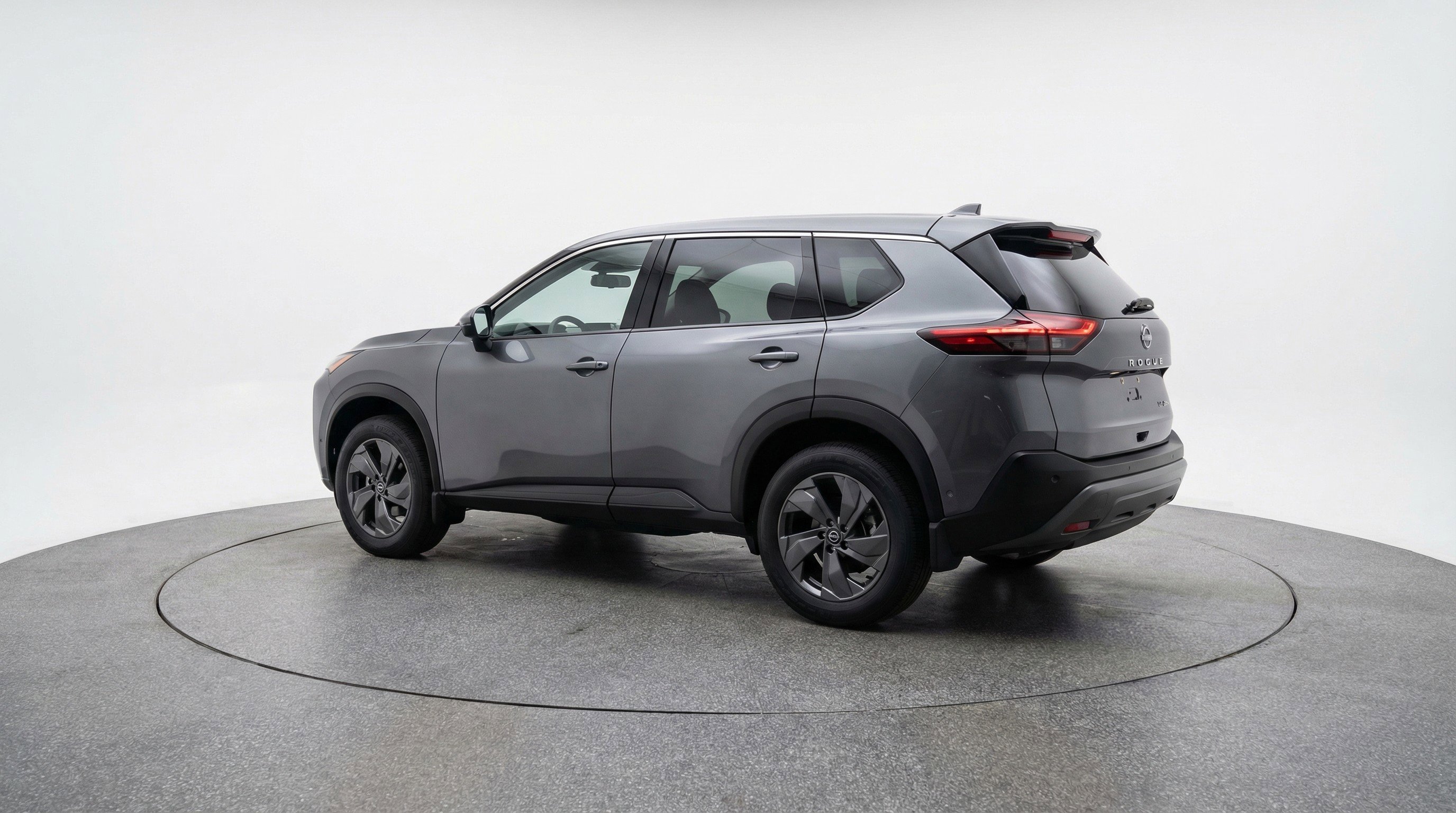 Used 2025 Nissan Rogue SV image 6