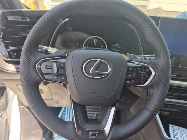 New 2026 Lexus TX 500h AWD image 17
