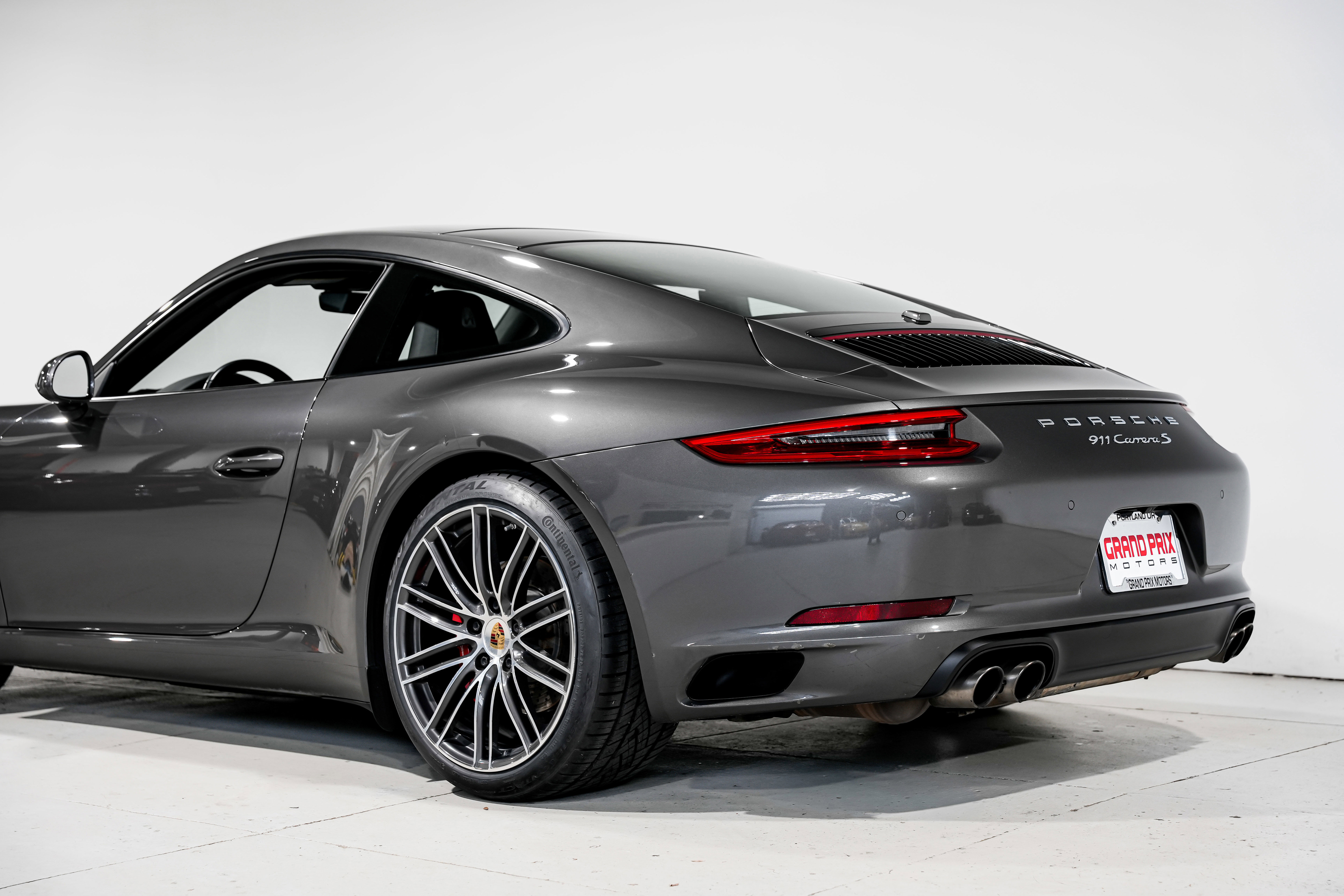 Used 2017 Porsche 911 Carrera S image 32
