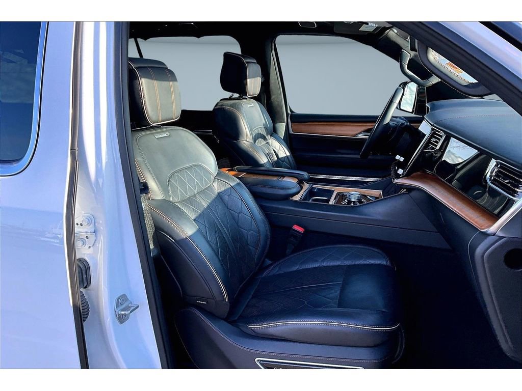 Certified 2024 Jeep Grand Wagoneer L Series III image 8