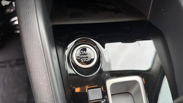 Used 2025 Nissan Versa SR w/ Trunk Package FWD image 32