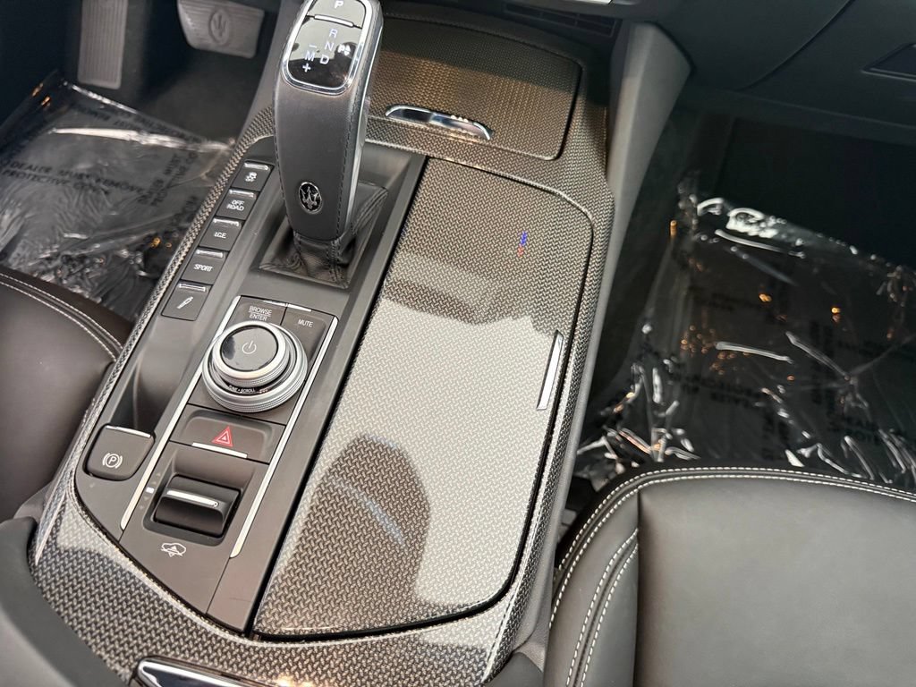 Certified 2022 Maserati Levante GT AWD/4WD image 23
