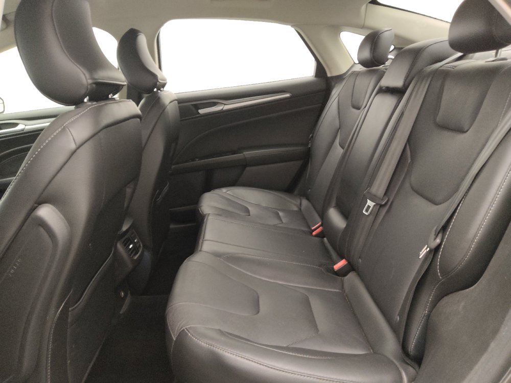 Used 2016 Ford Fusion Titanium FWD image 18