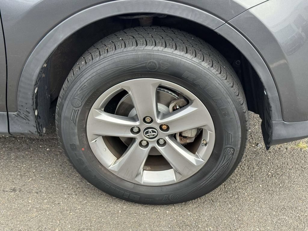 Used 2015 Toyota RAV4 XLE AWD/4WD image 8