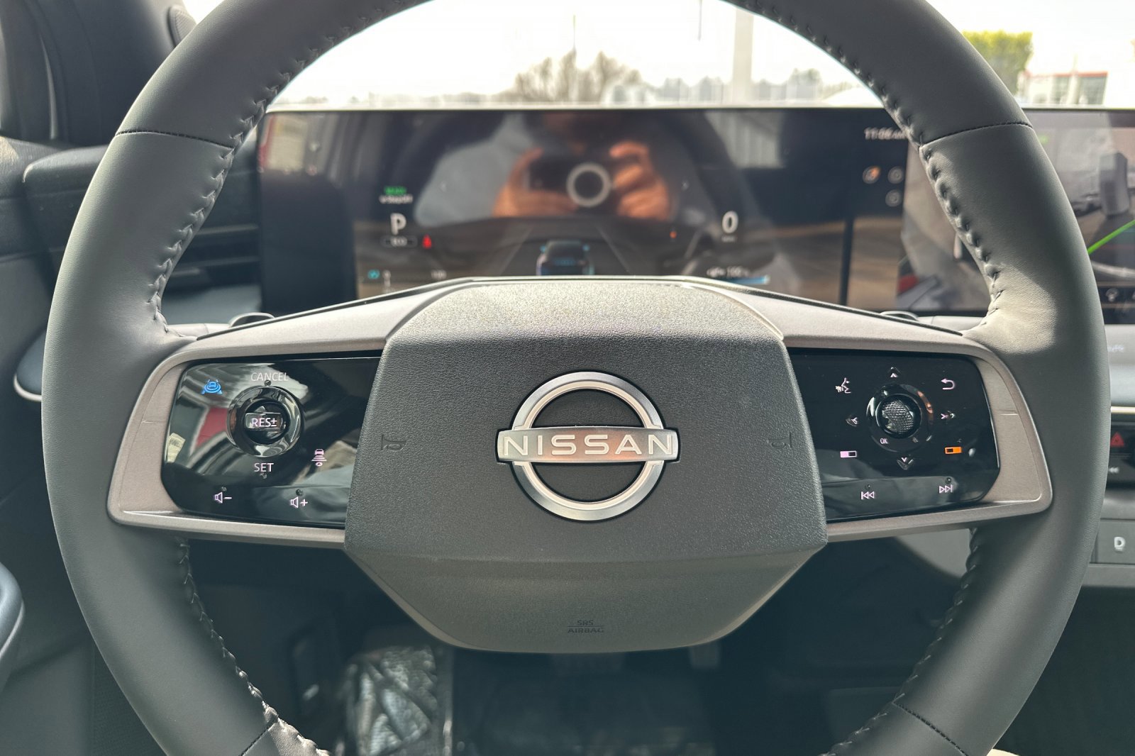 New 2026 Nissan Leaf SV+ w/ Illuminated Package FWD image 24