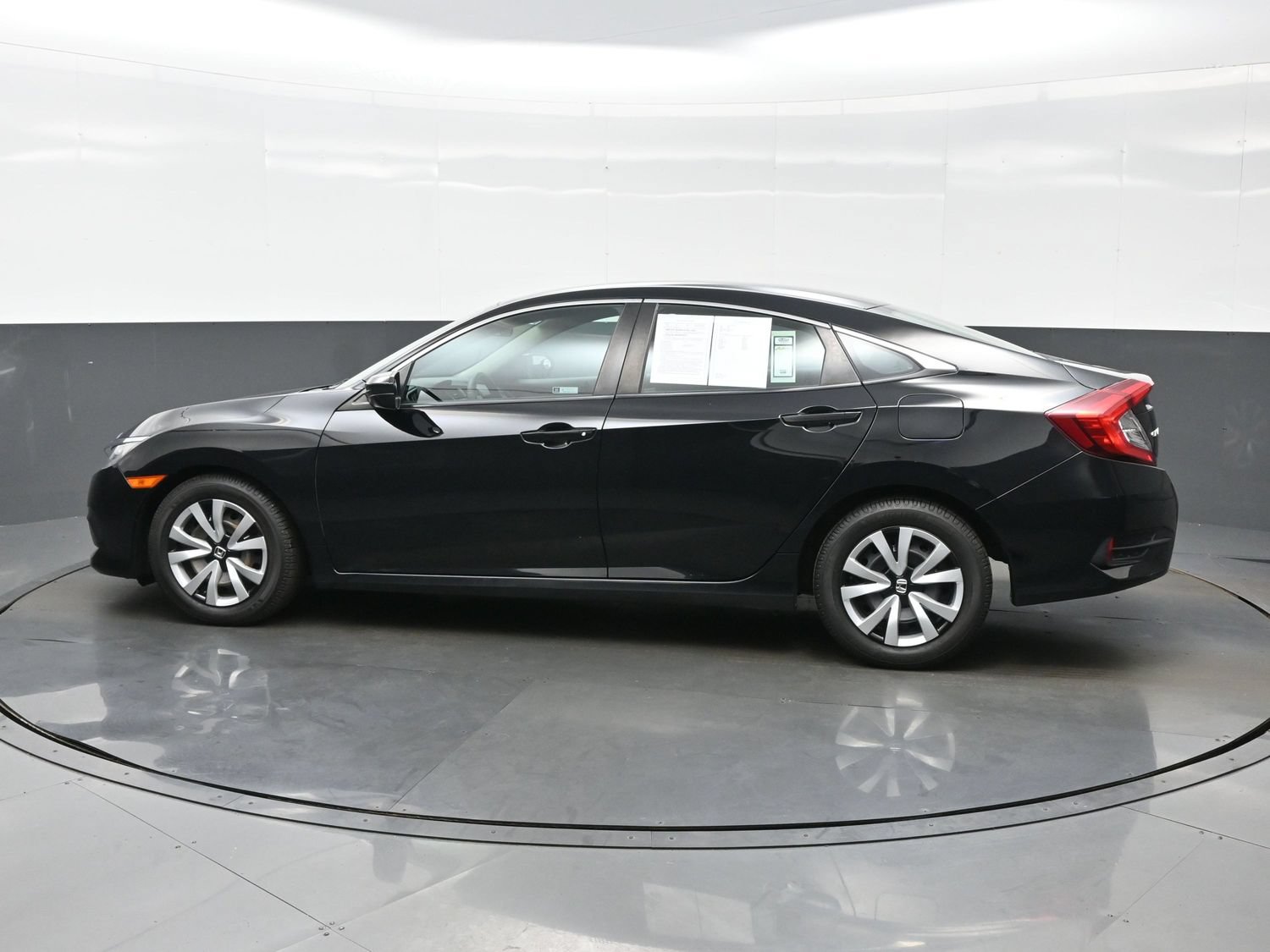 Used 2018 Honda Civic LX image 3