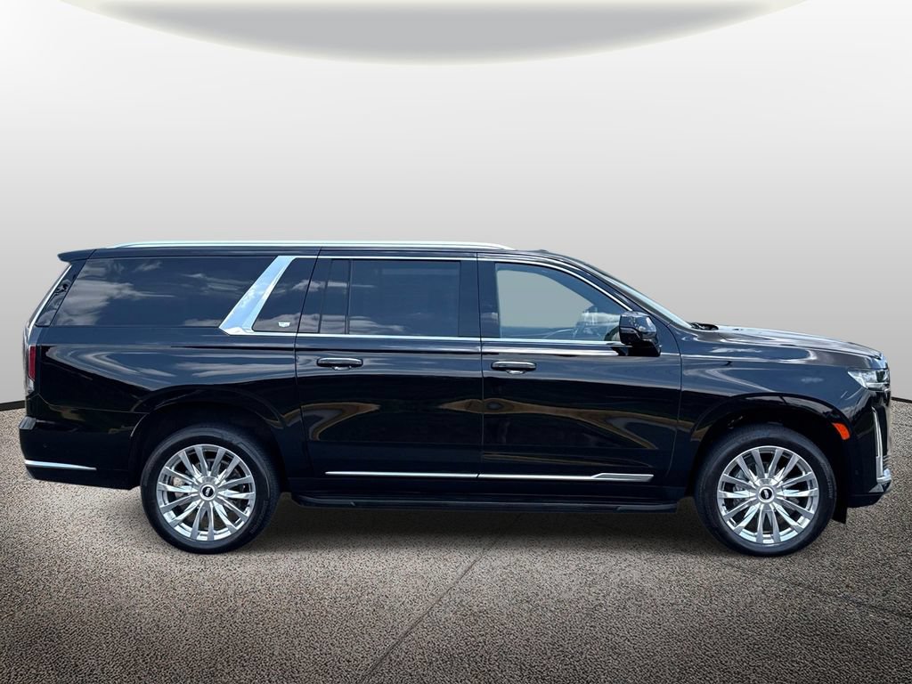 Used 2024 Cadillac Escalade ESV Premium Luxury AWD/4WD image 4