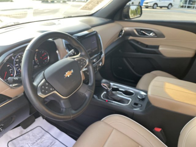 Used 2023 Chevrolet Traverse Premier FWD image 14