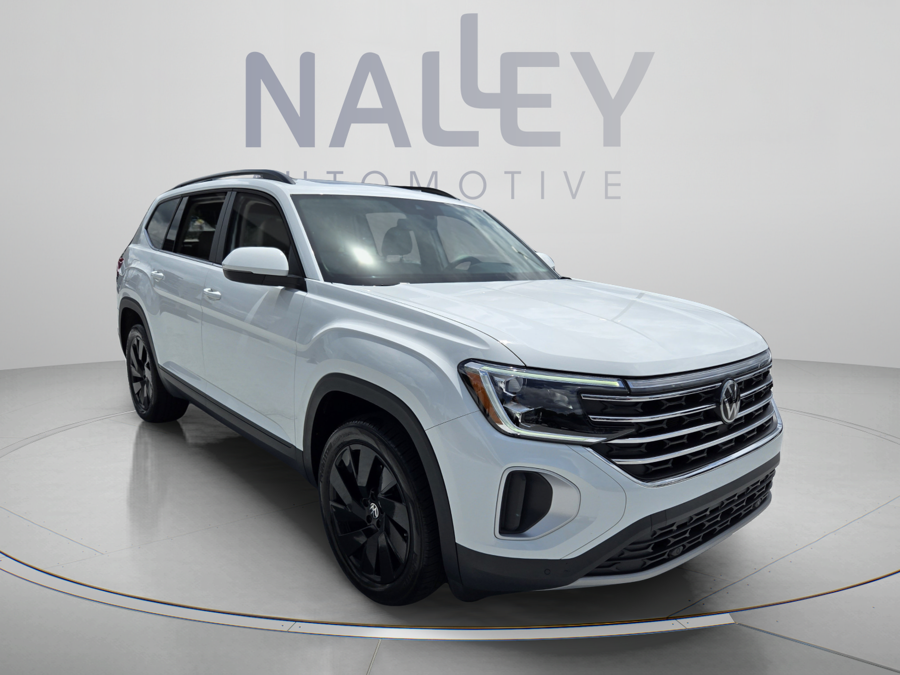 Used 2024 Volkswagen Atlas SE w/ Panoramic Sunroof Package AWD/4WD image 7