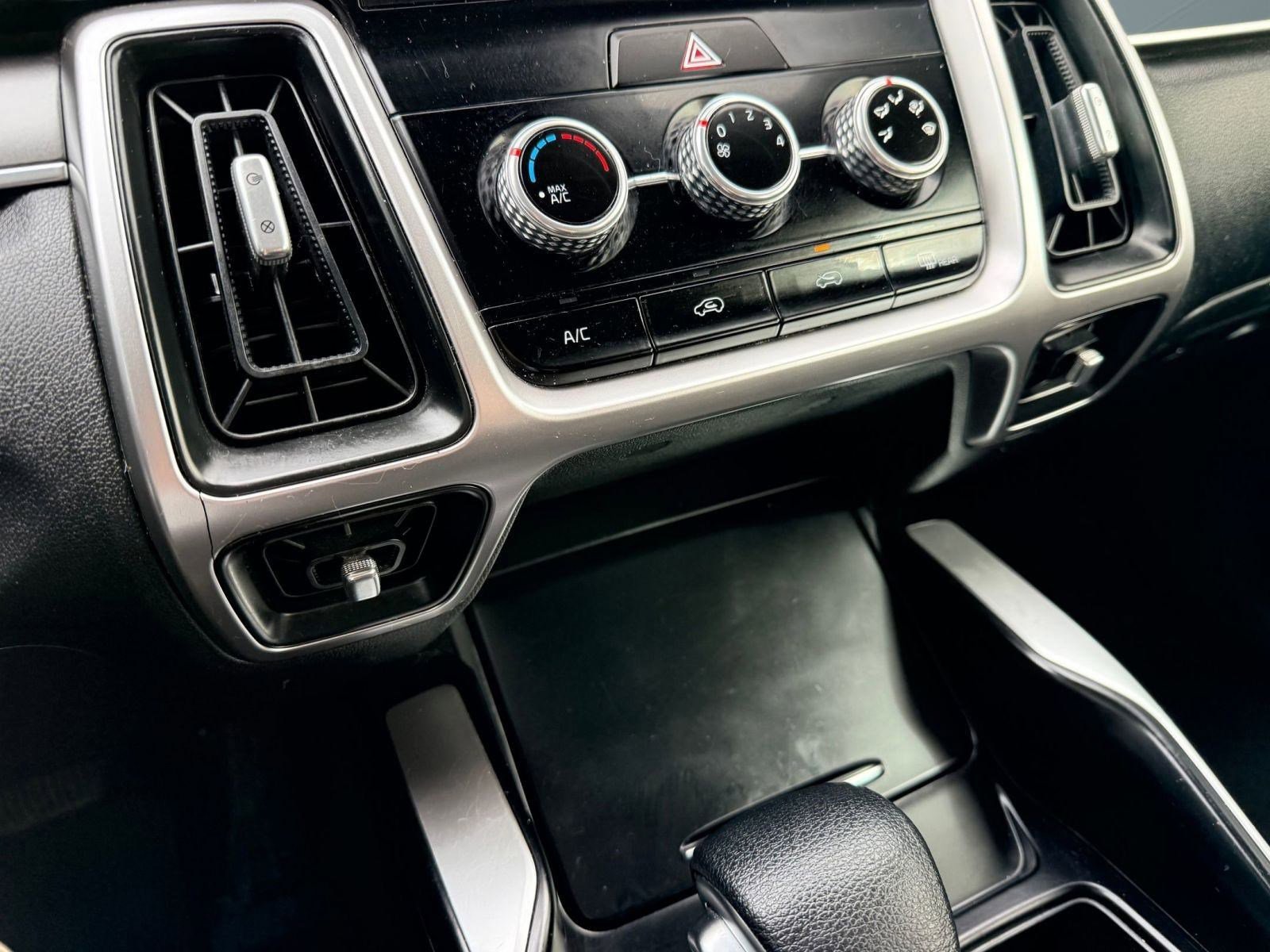 Used 2021 Kia Sorento LX image 28