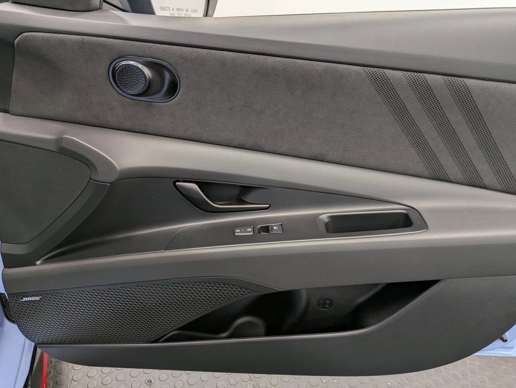 Used 2025 Hyundai Elantra N Base image 27
