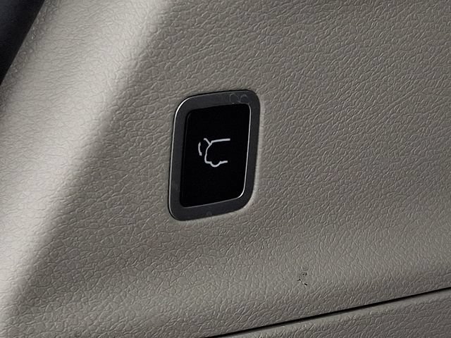 Used 2024 Chrysler Pacifica Touring-L FWD image 29