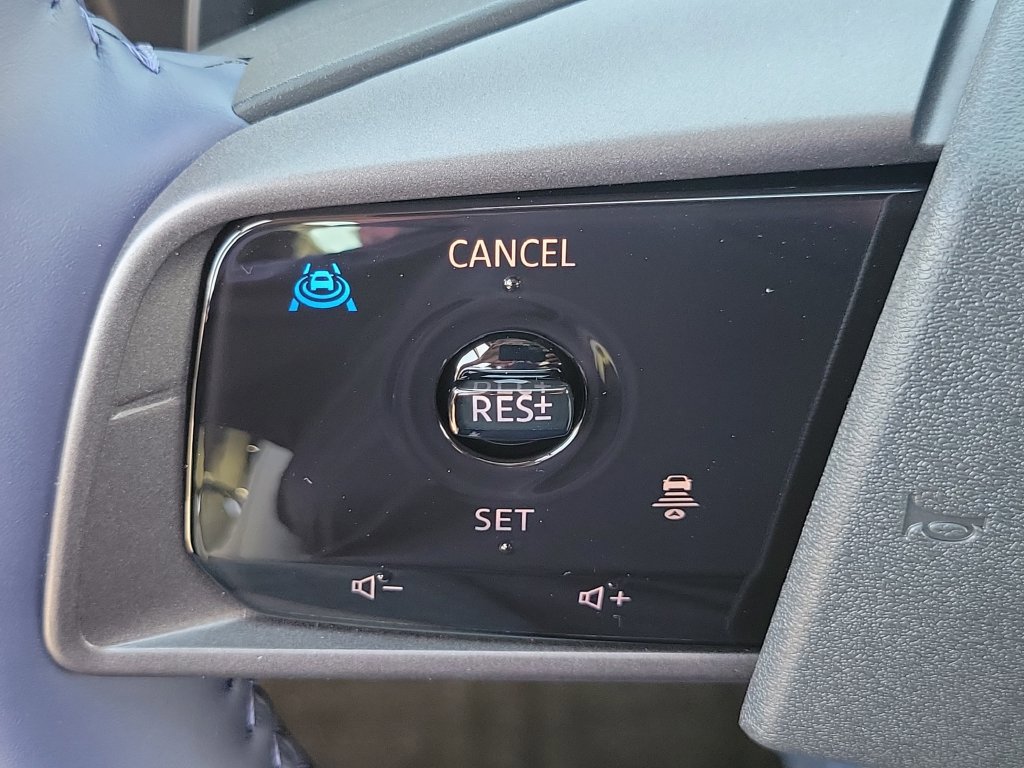 New 2026 Nissan Leaf Platinum+ w/ Cargo Package (Platinum+) FWD image 11