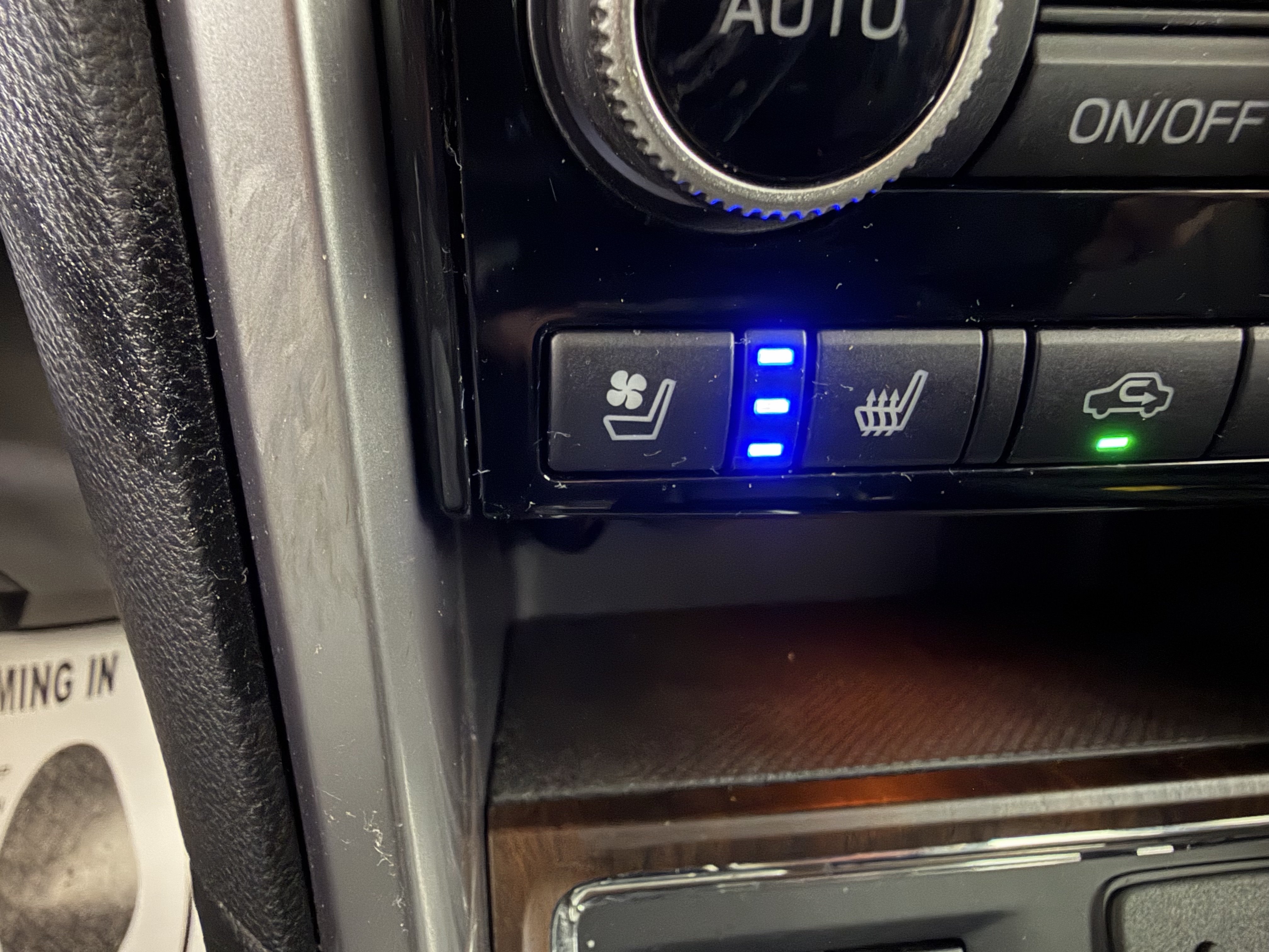 Used 2022 Subaru Ascent Touring AWD/4WD image 29