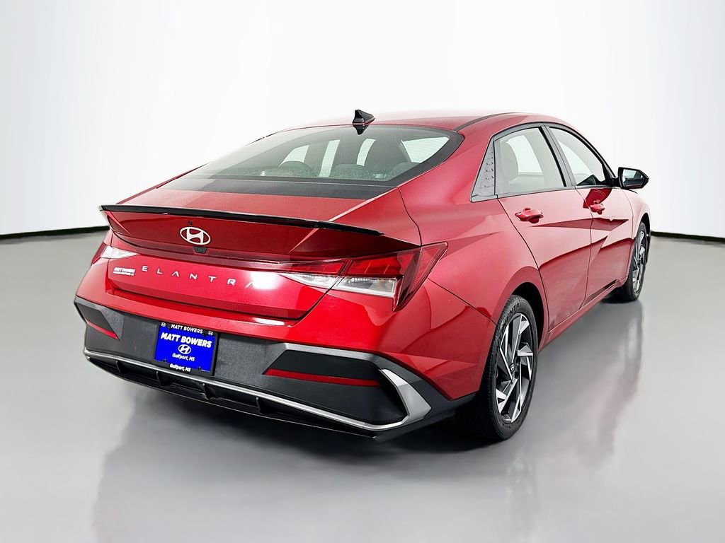 Certified 2025 Hyundai Elantra Sport FWD image 5
