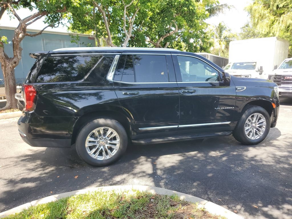 Certified 2022 GMC Yukon SLT w/ SLT Premium Package AWD/4WD image 6