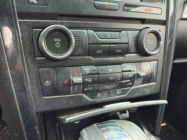 Used 2018 Ford Explorer XLT w/ Equipment Group 202A image 20