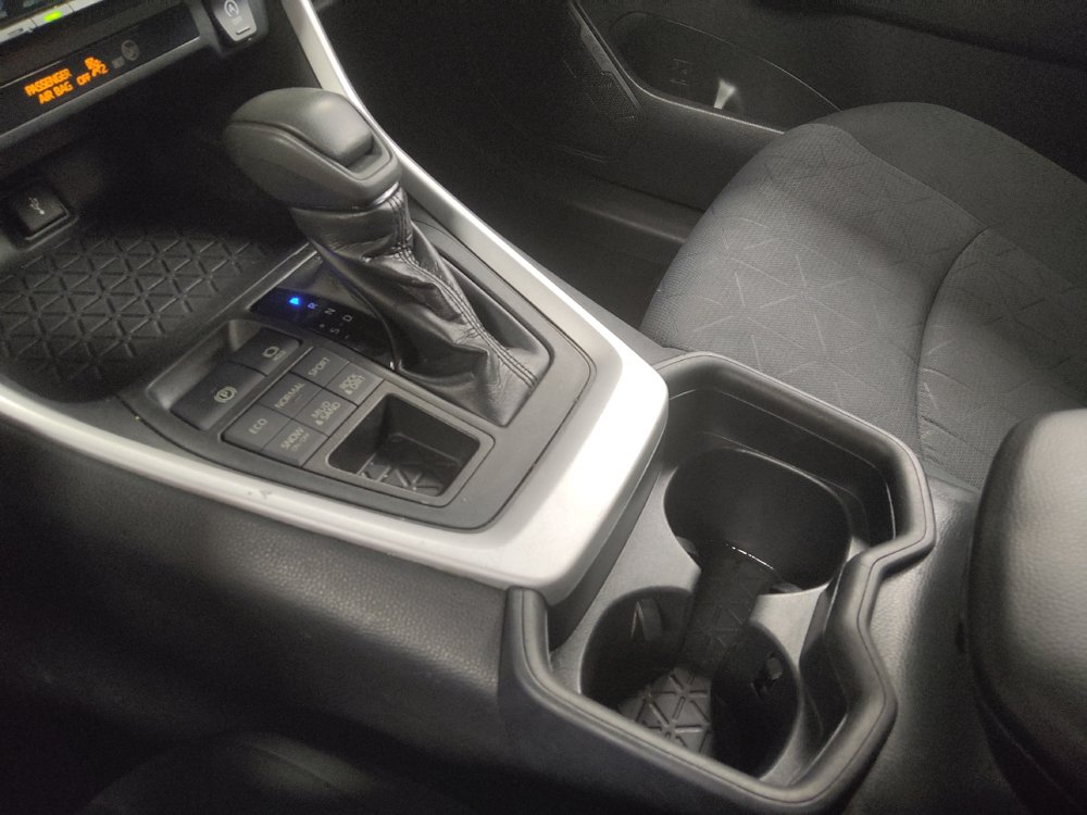 Used 2020 Toyota RAV4 XLE AWD/4WD image 26