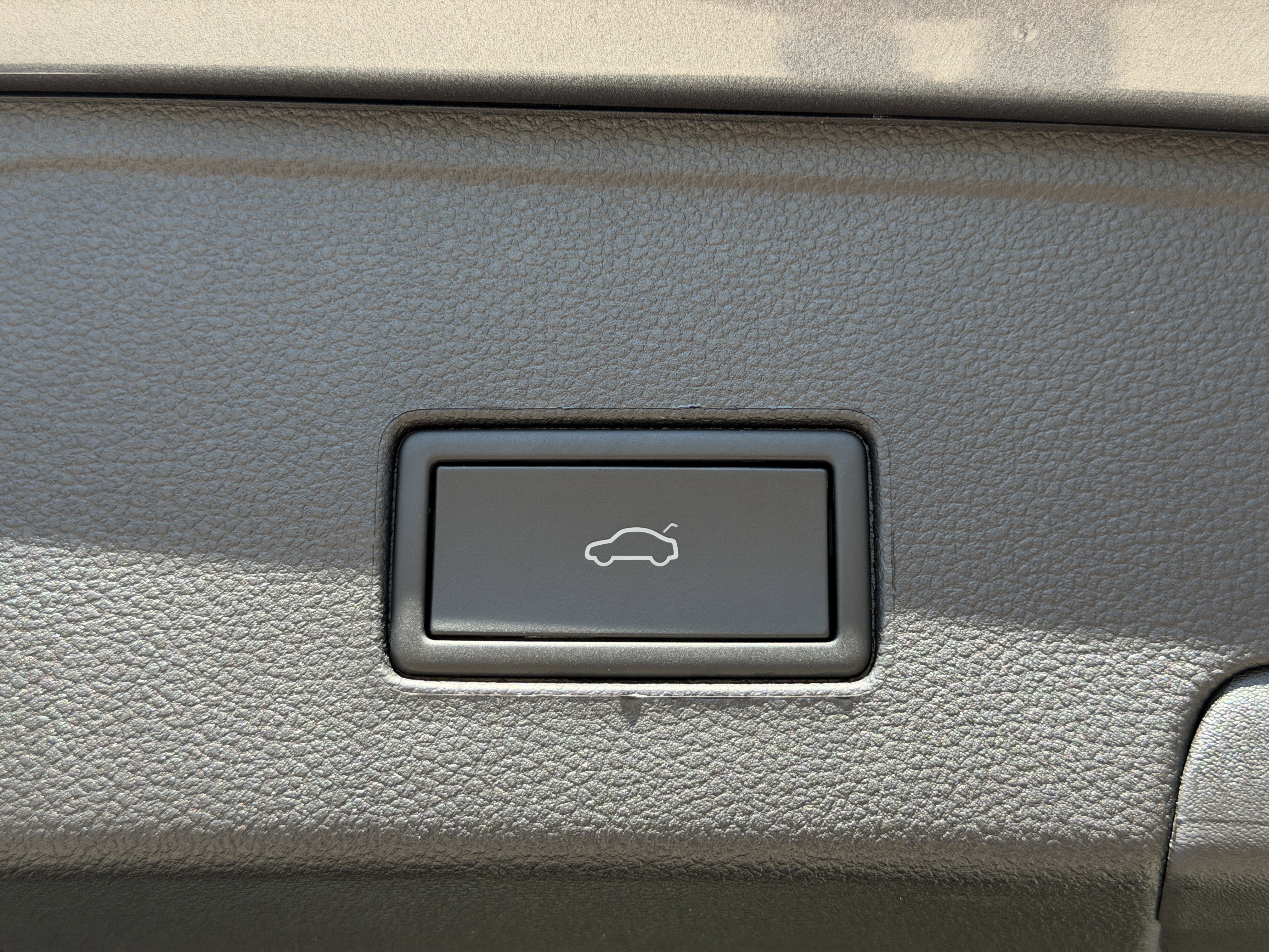 Used 2023 Volkswagen Atlas Cross Sport SE w/ Panoramic Sunroof Package image 12