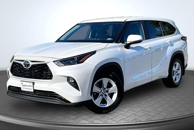 Used 2023 Toyota Highlander LE AWD/4WD image 1