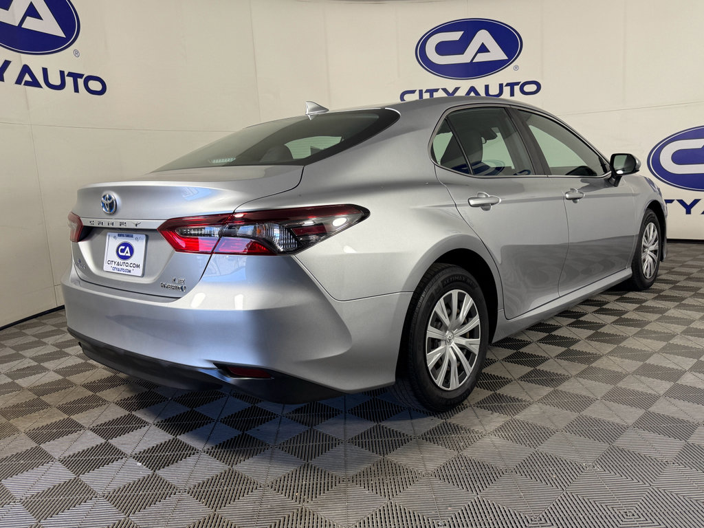 Used 2022 Toyota Camry LE image 4
