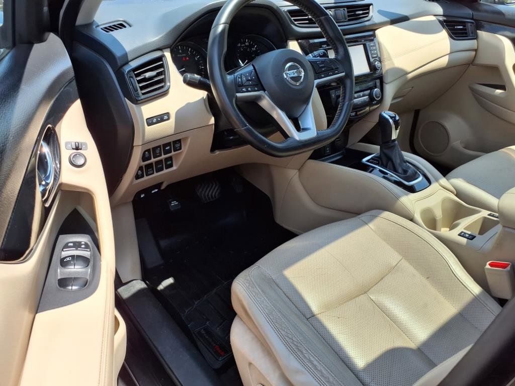 Used 2017 Nissan Rogue SL w/ SL Premium Package image 15