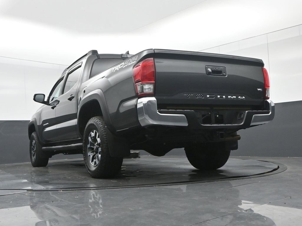 Used 2017 Toyota Tacoma TRD Off-Road image 60