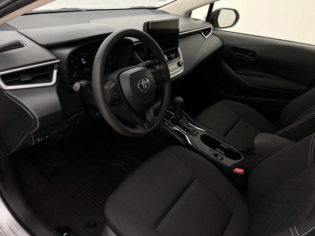 Used 2023 Toyota Corolla LE image 12