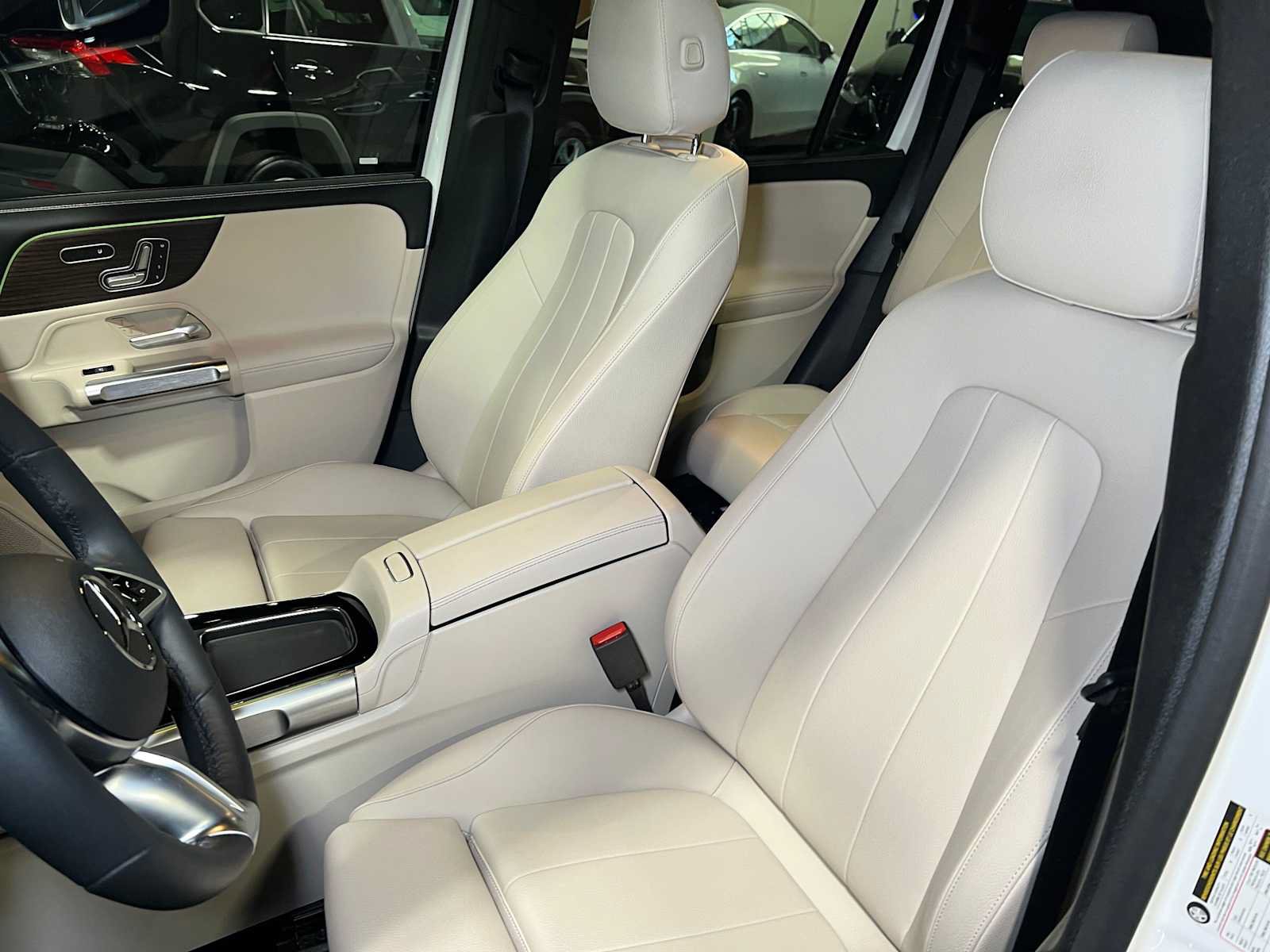 Used 2026 Mercedes-Benz GLB 250 4MATIC image 25