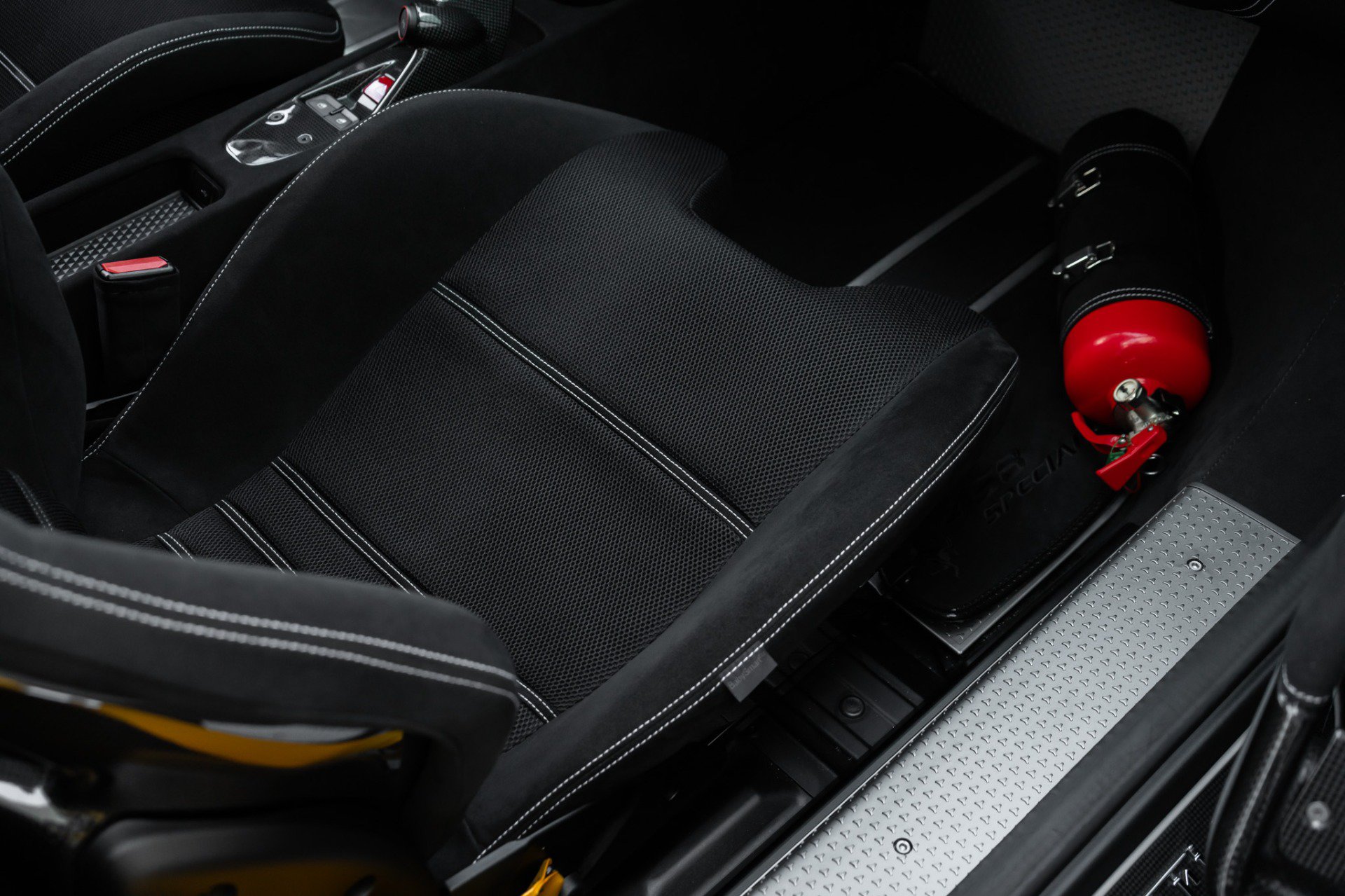 Used 2015 Ferrari 458 Speciale Coupe RWD image 24