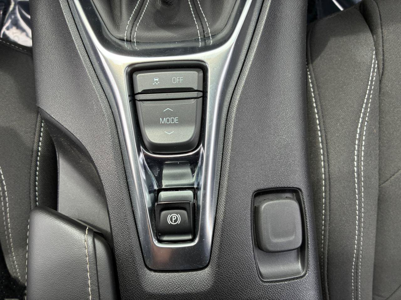 Used 2018 Chevrolet Camaro SS RWD image 27