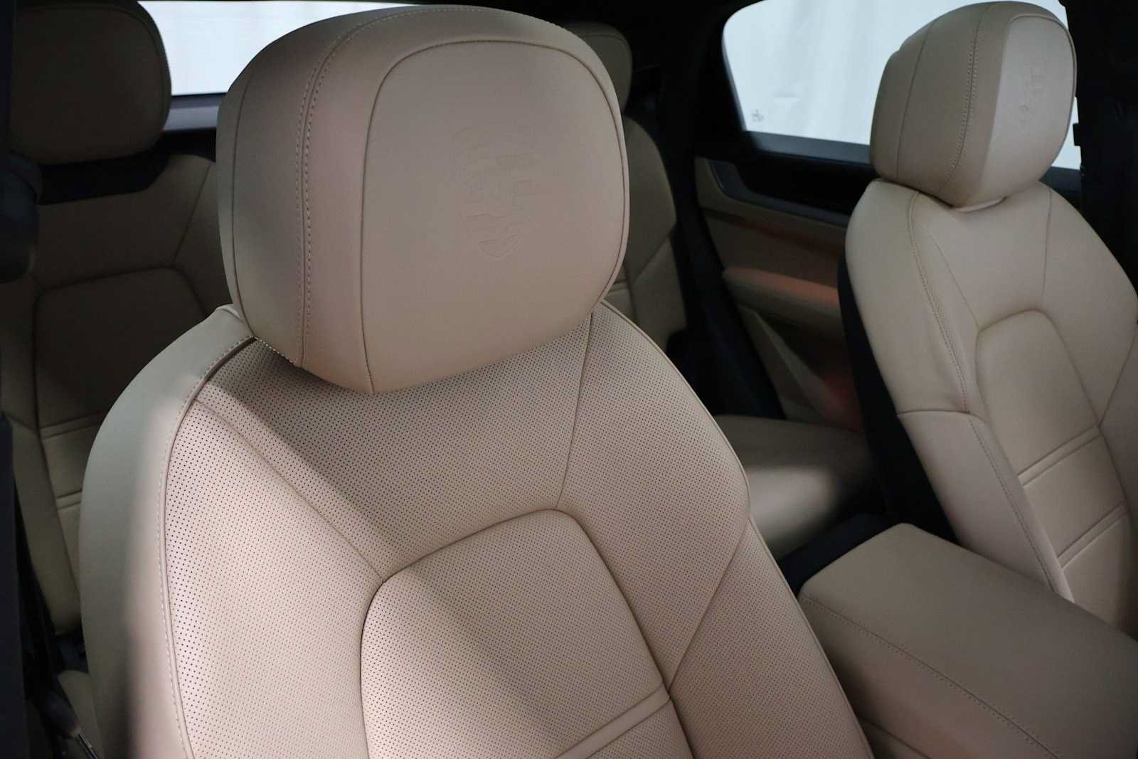 Certified 2026 Porsche Cayenne S AWD/4WD image 22