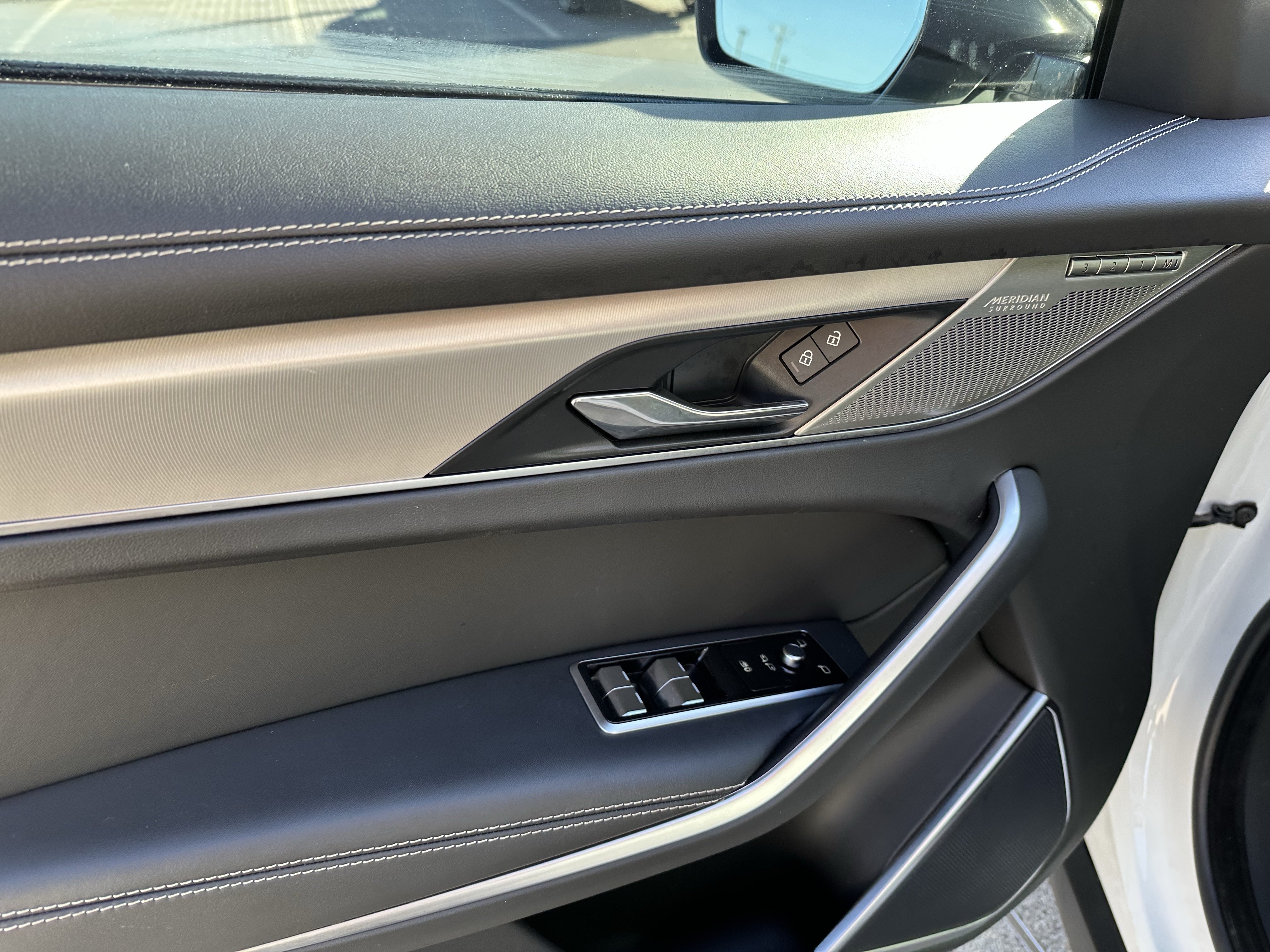 Certified 2026 Jaguar F-PACE R-Dynamic S AWD/4WD image 15