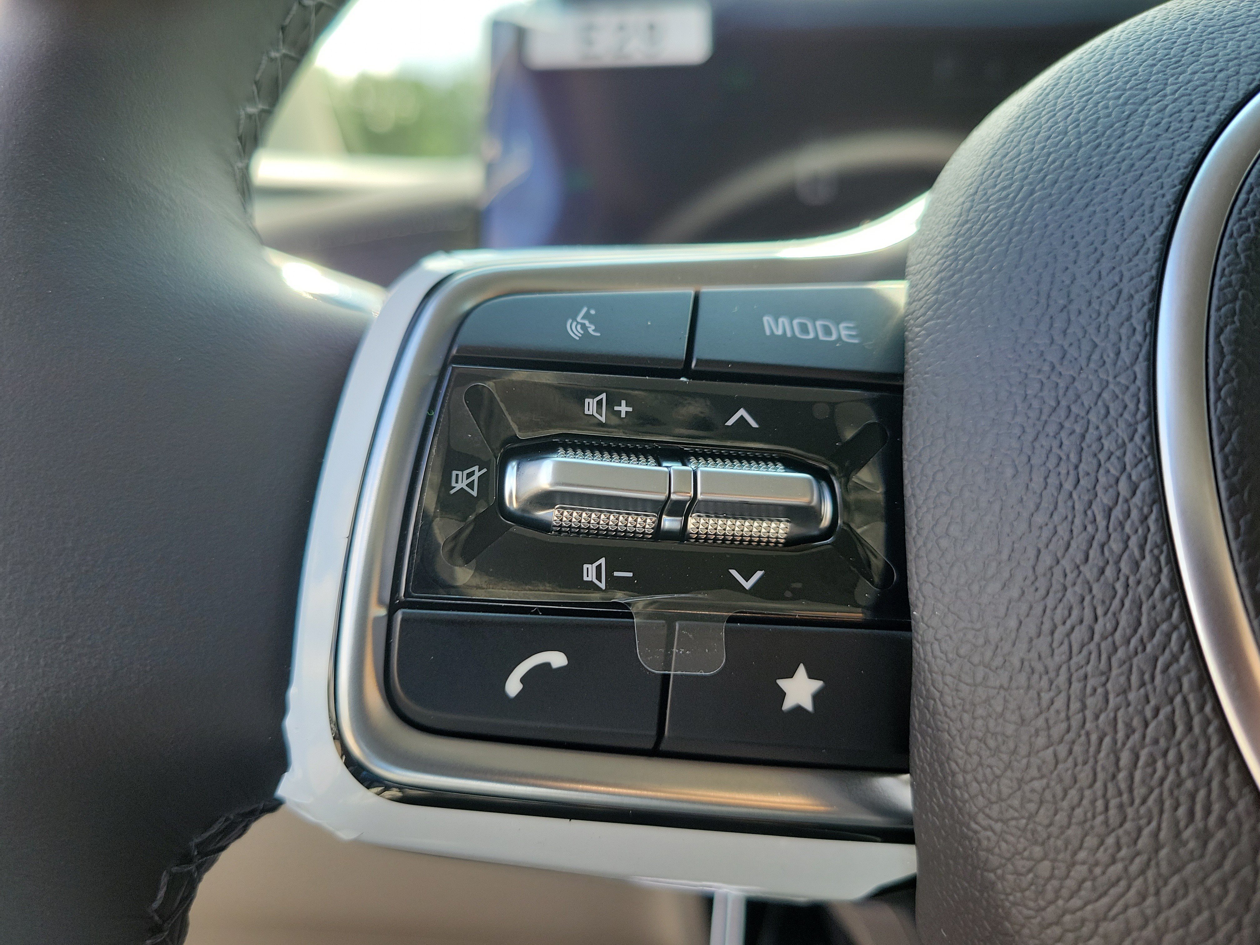 New 2026 Kia Carnival LXS FWD image 21
