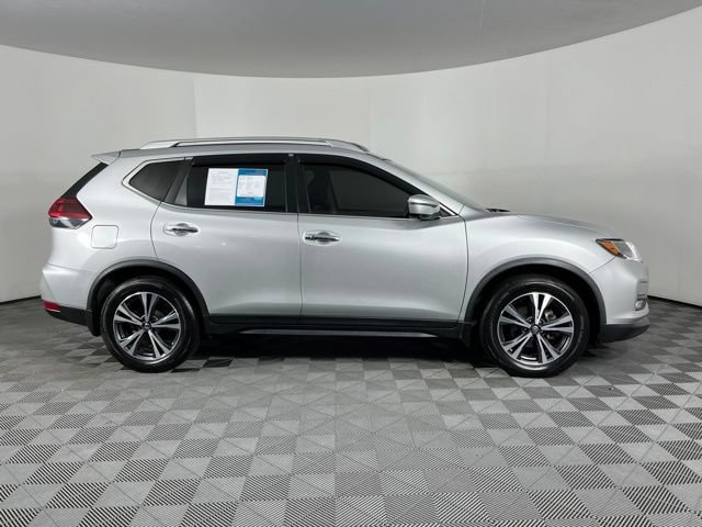 Used 2019 Nissan Rogue SV w/ Sun & Sound Touring Package FWD image 12
