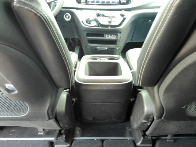 Used 2025 Chrysler Pacifica Select FWD image 28