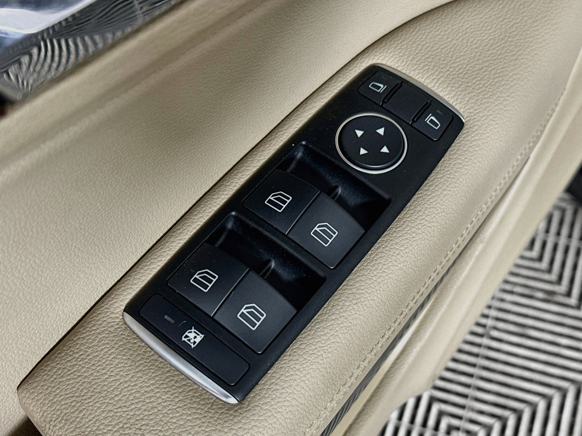 Used 2013 Mercedes-Benz E 350 Cabriolet image 18