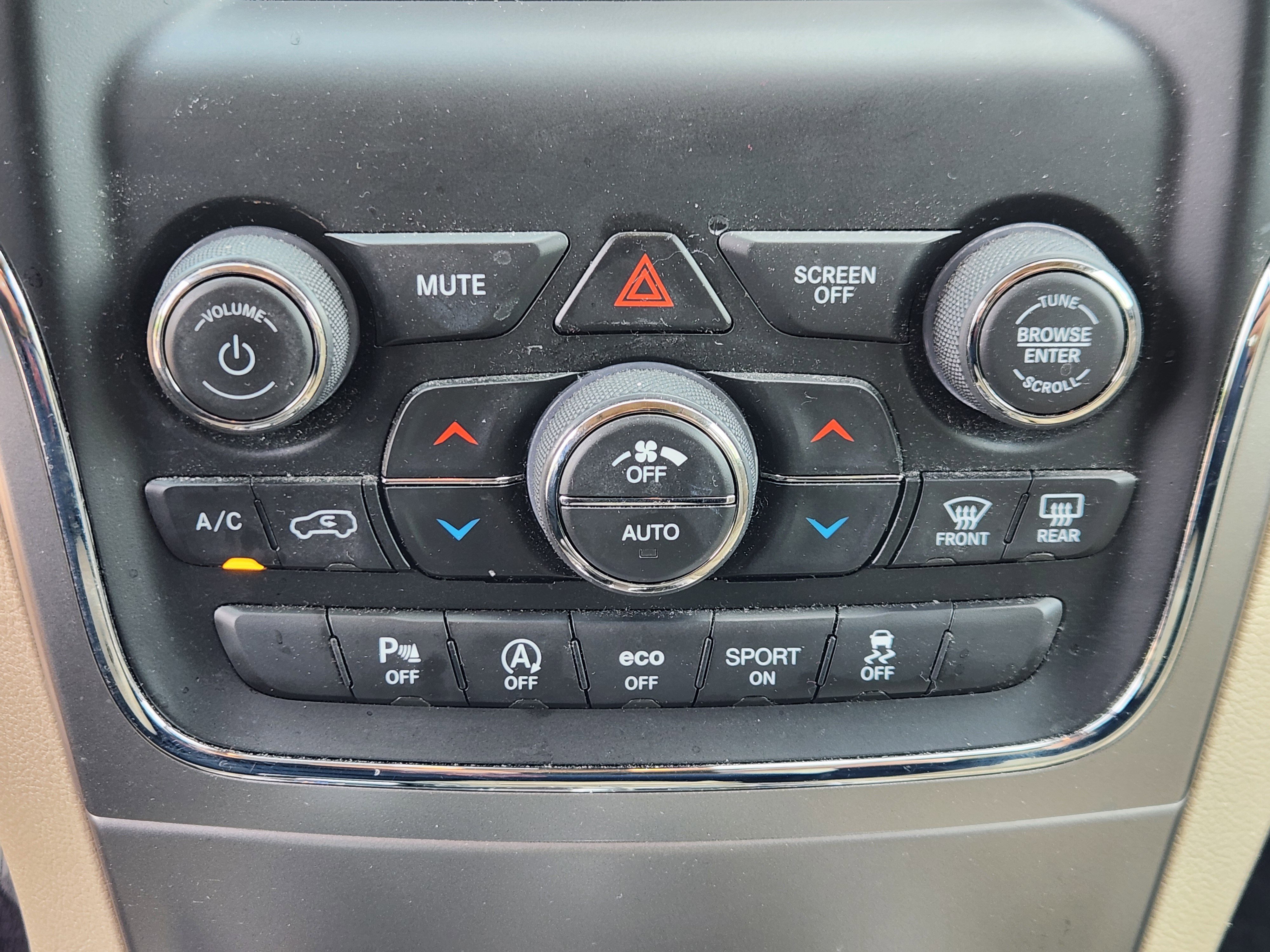 Used 2018 Jeep Grand Cherokee Limited AWD/4WD image 21