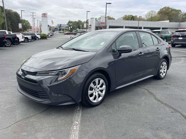 Used 2024 Toyota Corolla LE image 3