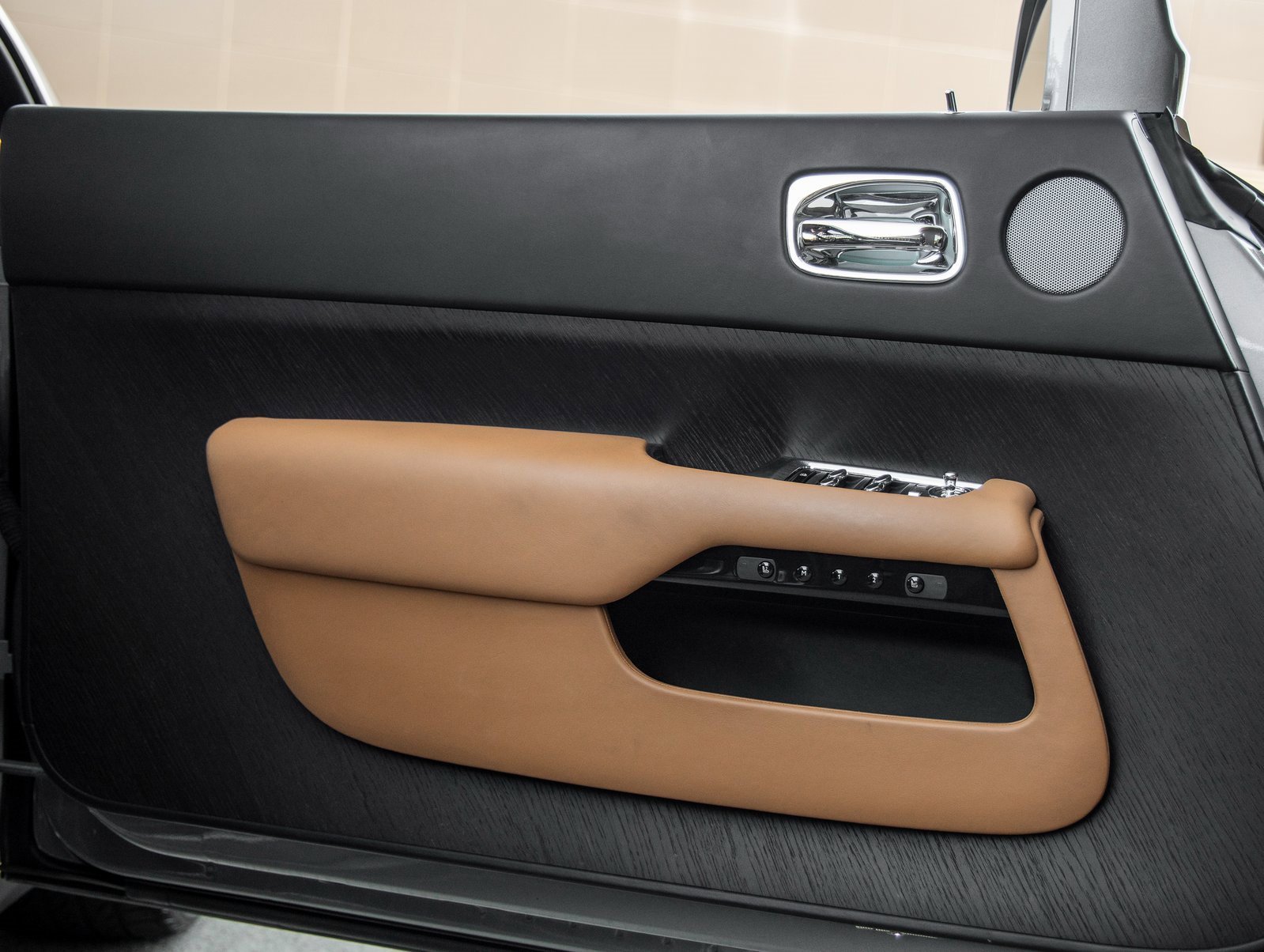 Used 2017 Rolls-Royce Wraith image 25