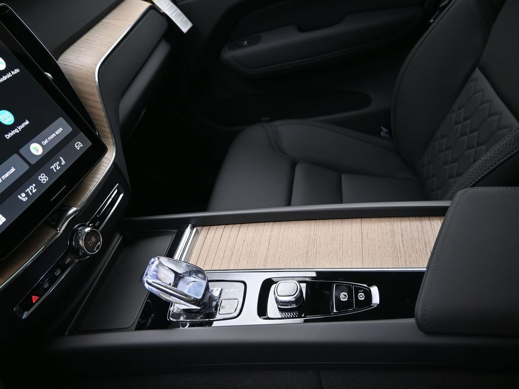 New 2026 Volvo XC60 B5 Plus w/ Protection Package Premier image 17