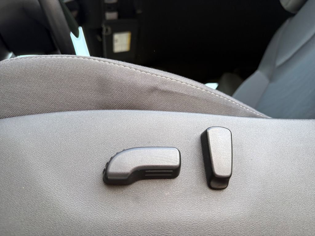 Used 2023 Nissan Frontier SV w/ Midnight Edition Package image 14